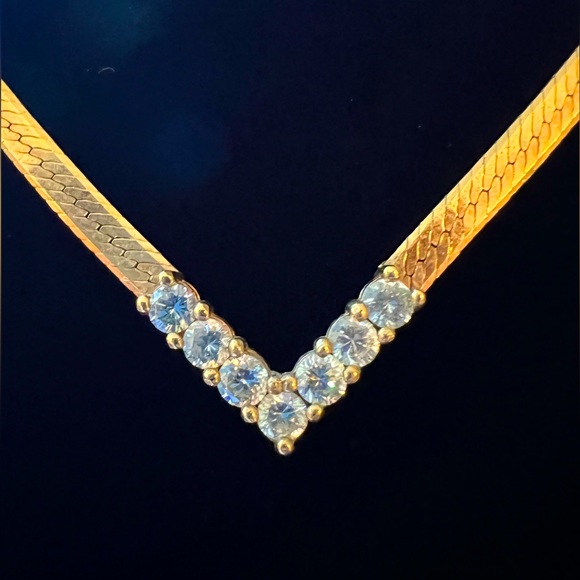 Jewelry - Prong-set V Shaped Gold Snake Chain Necklace